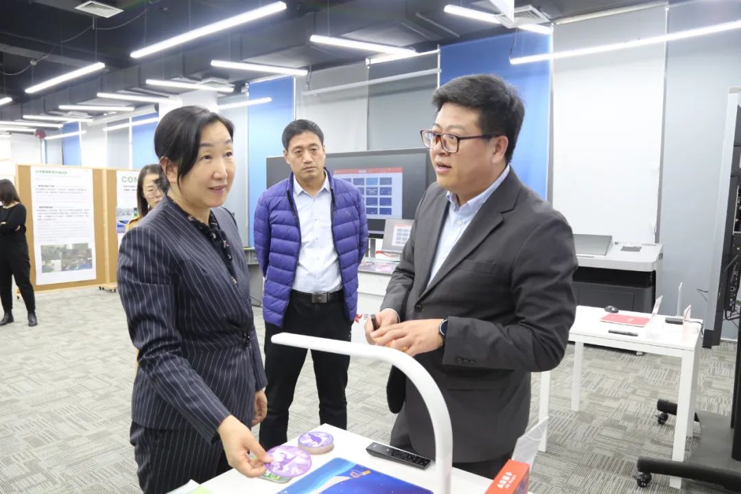 黑龙江省大庆市领导一行莅临讯飞幻境考察产业发展